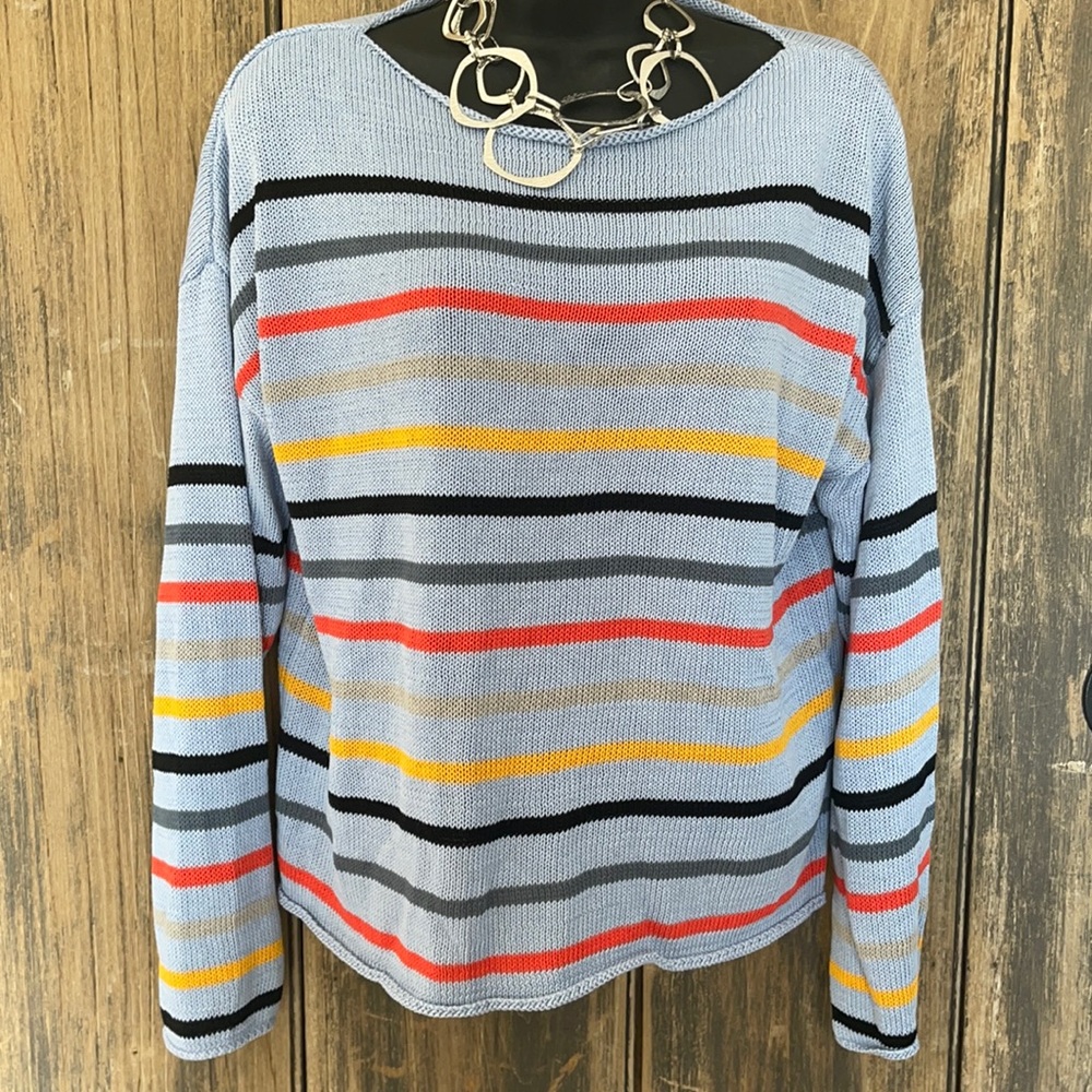 Zesica sweater size large